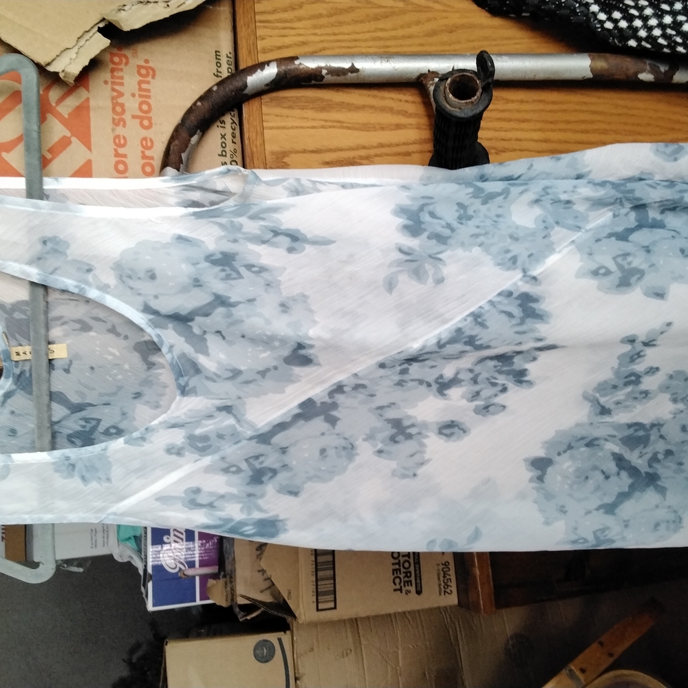 Blue and White Marble Pattern Sleeveless Tank Top